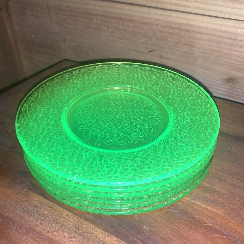 6 LE Smith By Cracky green Depression glass " Glows" 7" salad dessert plates